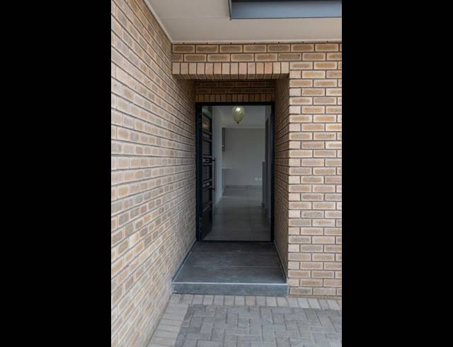 5 BEDROOM HOUSE FOR SALE IN DANA BAY